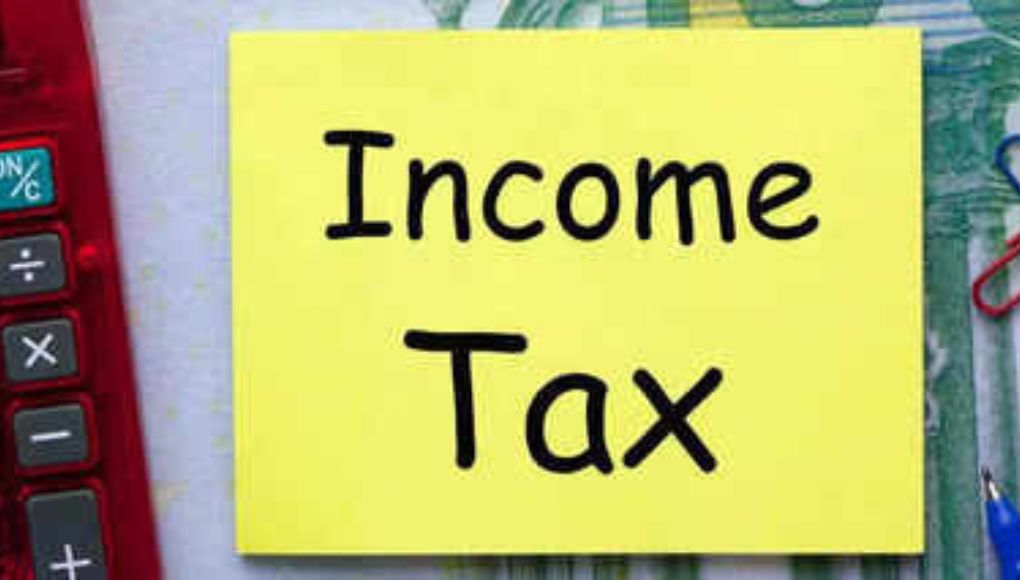 Income Tax : करदात्यासाठी आनंदाची बातमी ! बजेटमध्ये स्टँडर्ड डिडक्शनसह या 3 मर्यादांमध्ये वाढ होण्याची शक्यता